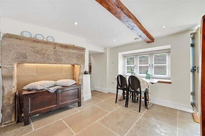 2 Bedroom Cottage For Sale In High Street, Calver, Hope Valley, S32