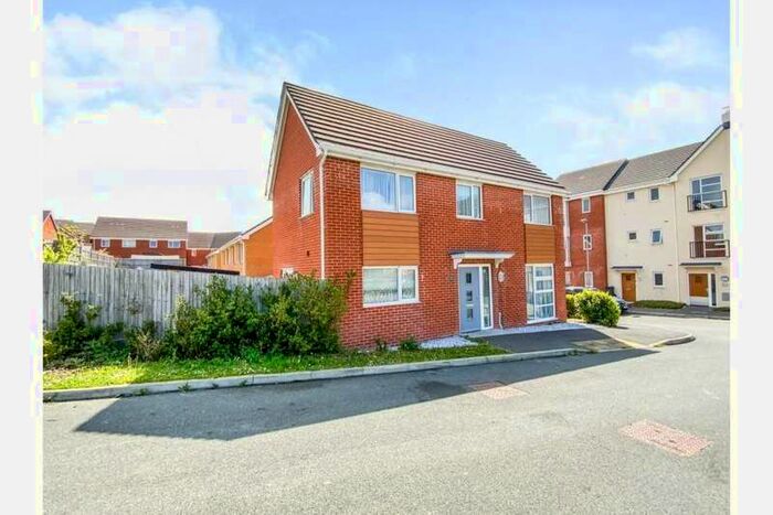 3 Bedroom Detached House To Rent In Merrick Close, Newport, PO30