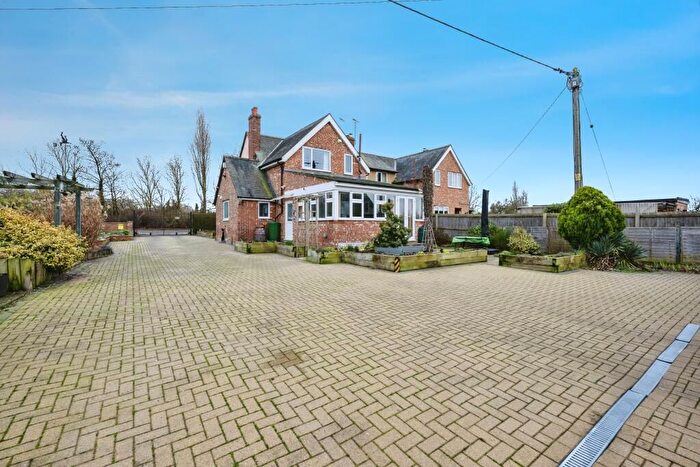 4 Bedroom Semi Detached House For Sale In Newmarket Road, Teversham, Cambridge, CB1