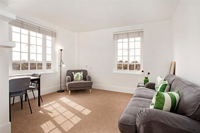1 Bedroom Flat To Rent In Chelsea Manor Street, Chelsea, SW3