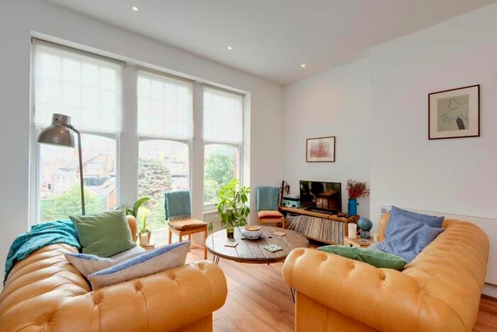 2 Bedroom Flat To Rent In Queens Avenue, Muswell Hill, N10
