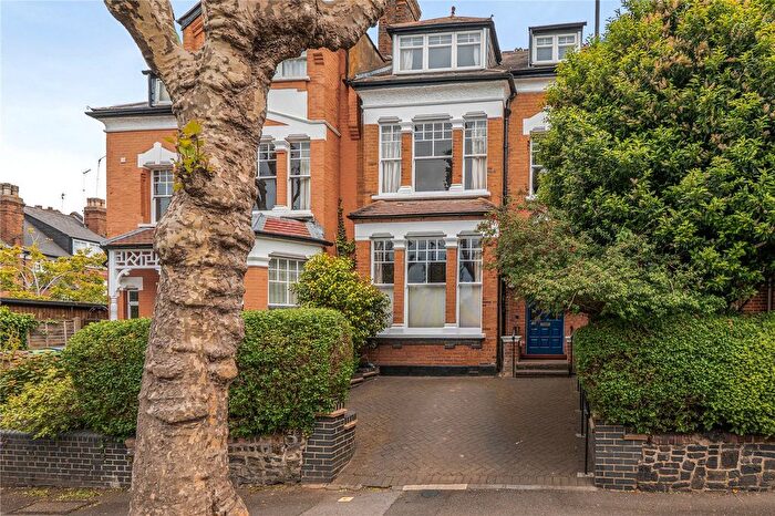 5 Bedroom Terraced House For Sale In Church Crescent, London, N10