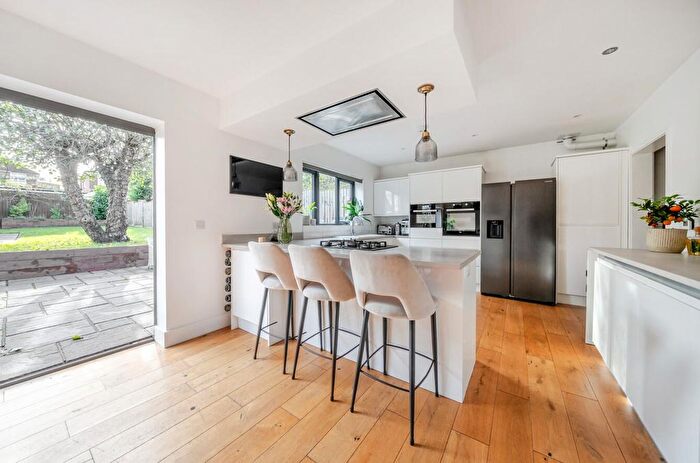 3 Bedroom Detached Bungalow For Sale In Leigh Road, Chandler's Ford, SO53