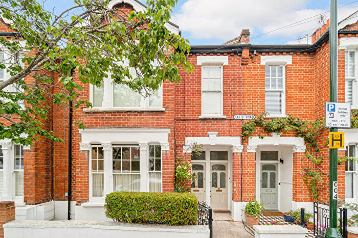 2 Bedroom Apartment For Sale In Lyric Road, London, SW13