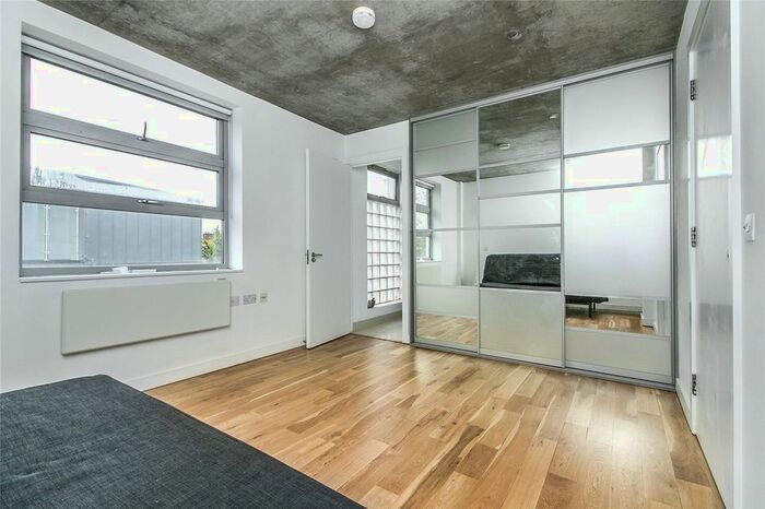 3 Bedroom Flat To Rent In Parkgate, Southgate Road, London, N1