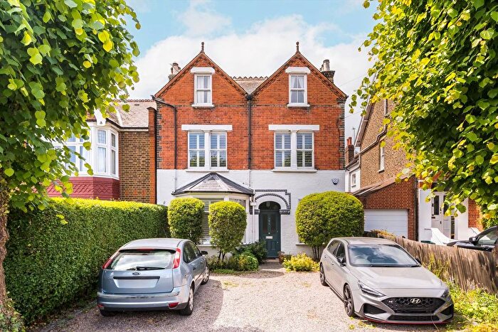 2 Bedroom Flat To Rent In Lambton Road, Raynes Park, SW20