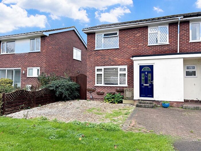 3 Bedroom End Terrace House For Sale In Drake Close, Hartford, Huntingdon, PE29