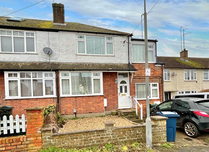 4 Bedroom House To Rent In Vale Rise, Chesham, HP5