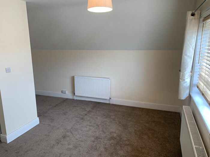 2 Bedroom Apartment To Rent In Flat, Musters Road, West Bridgford, NG2