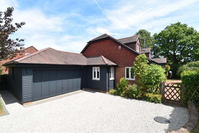 5 Bedroom Detached House For Sale In Honeysuckle Cottage, Headcorn Road, Platts Heath, ME17