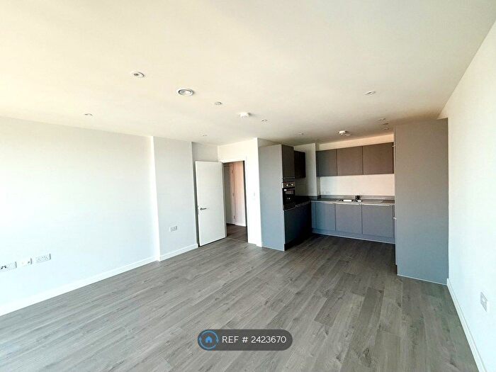 2 Bedroom Flat To Rent In London, London, N17