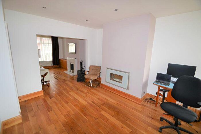 2 Bedroom Terraced House To Rent In Wellington Terrace, Salford, M5