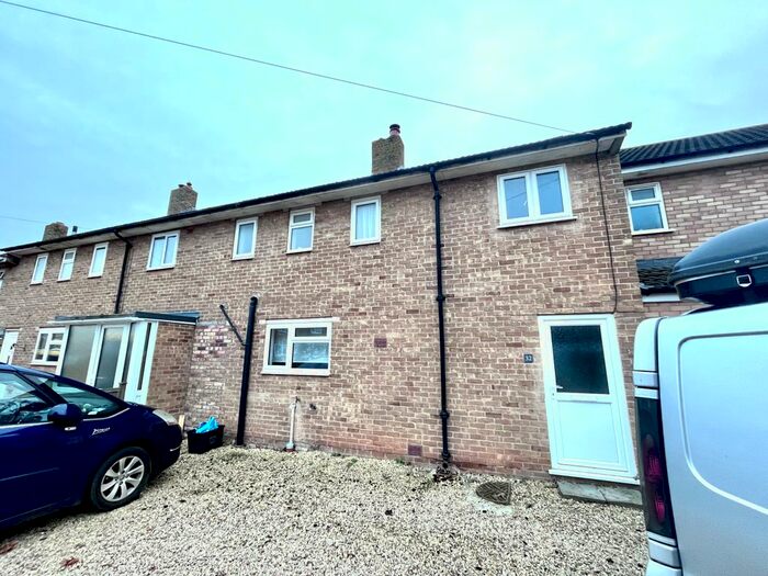 3 Bedroom Property To Rent In St. Albans Place, Taunton, TA2