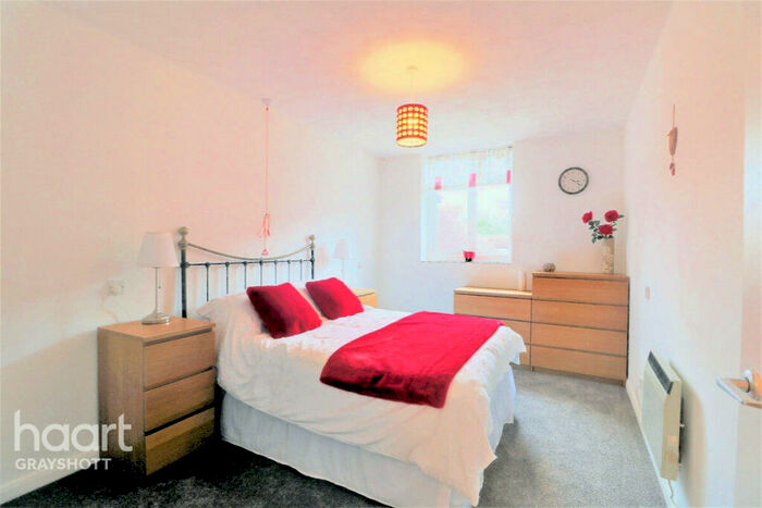 1 Bedroom Retirement Property For Sale In Headley Road, Hindhead, GU26