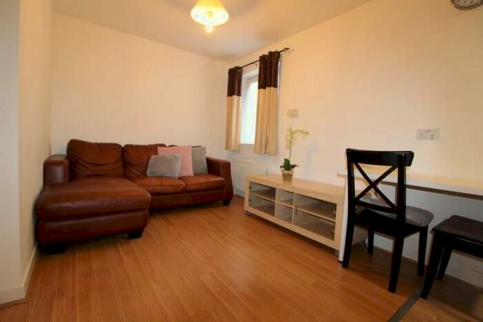 2 Bedroom Flat To Rent In Fraser Place, Aberdeen, AB25