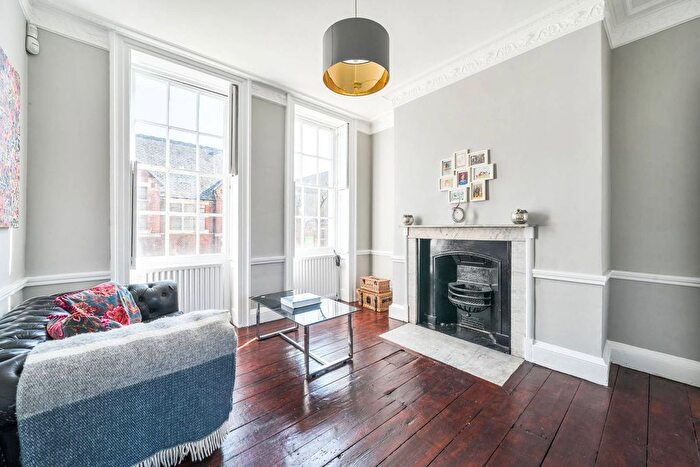 5 Bedroom Terraced House For Sale In Surrey Square, Elephant And Castle, London, SE17