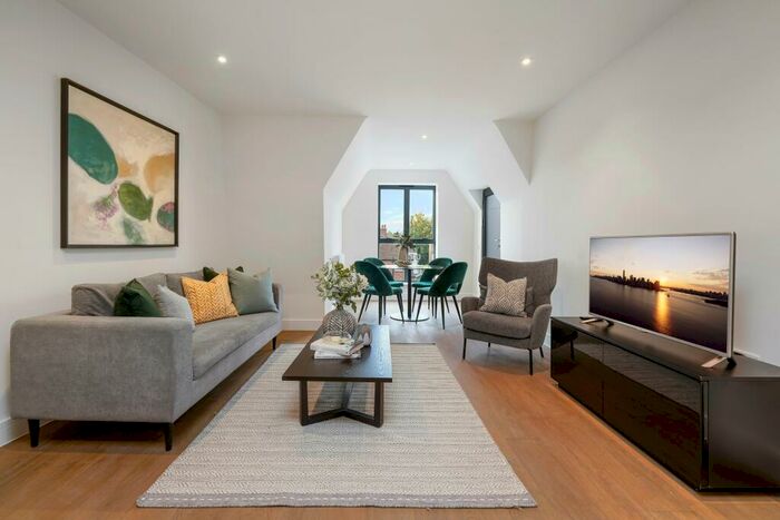 2 Bedroom Apartment To Rent In - Ladywell Road, London, SE13