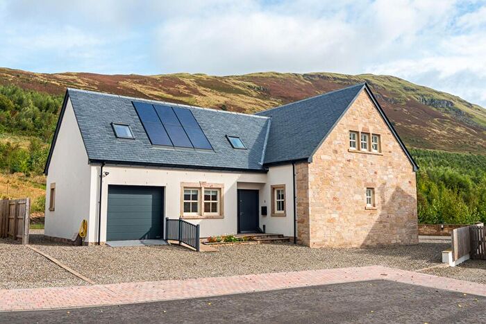 4 Bedroom Detached House For Sale In Campsie Gate, Campsie Glen, G66