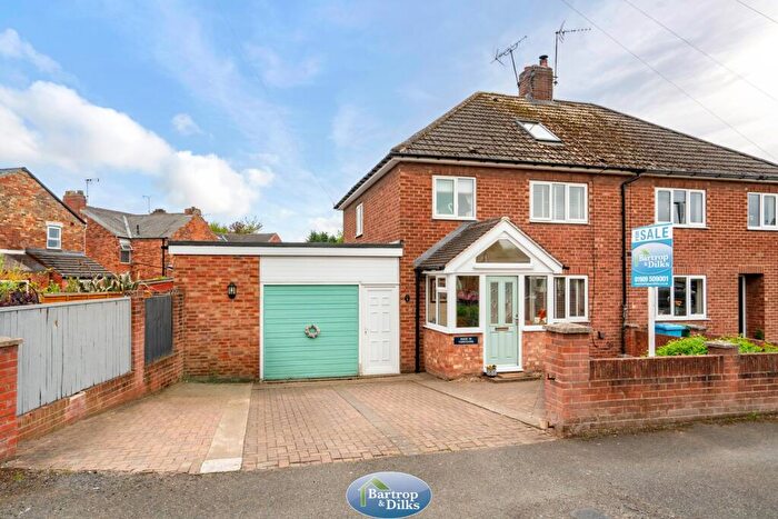 4 Bedroom Semi-Detached House For Sale In Glenthorne Close, Shireoaks, Worksop, S81