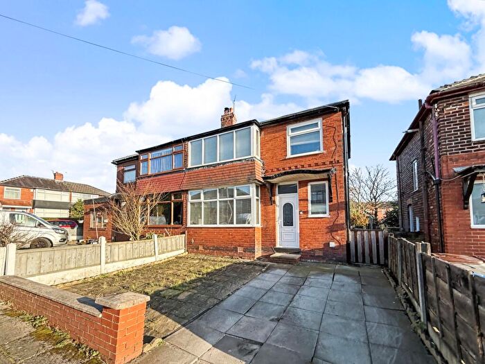 3 Bedroom Semi Detached House For Sale In Malvern Close, Prestwich, M25