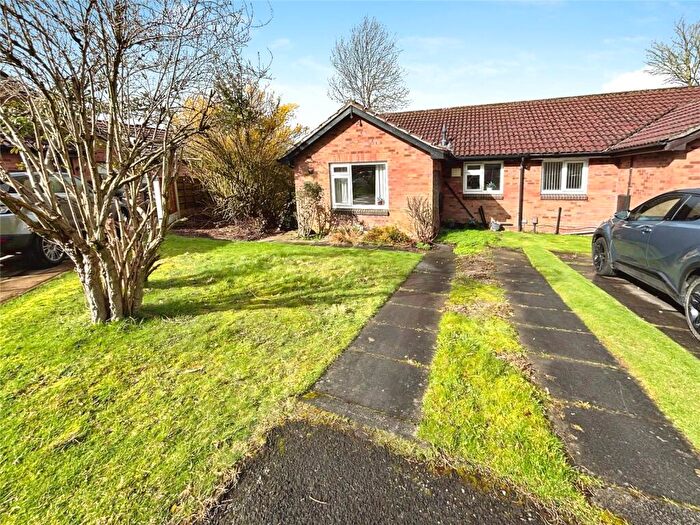 2 Bedroom Bungalow For Sale In Tipton Close, Radcliffe, Manchester, Greater Manchester, M26