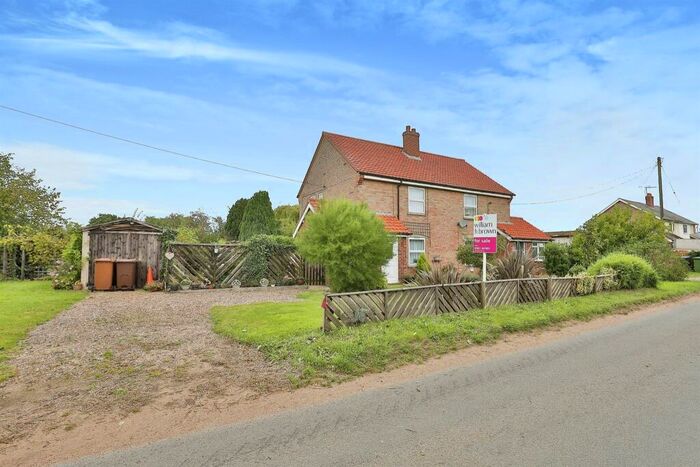 3 Bedroom Semi-Detached House For Sale In Rayners Falgate, Caston, Attleborough, NR17