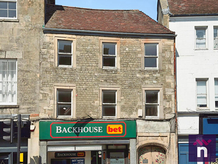 2 Bedroom Flat To Rent In Market Place, Warminster, BA12