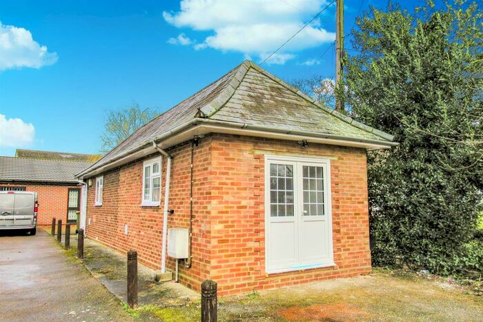 1 Bedroom Detached Bungalow To Rent In High Street, Harrold, Beds, MK43