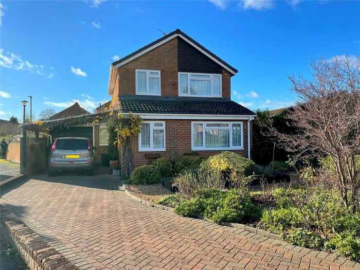 Houses for sale & to rent in MK3 6HP, Whalley Drive, Bletchley Park