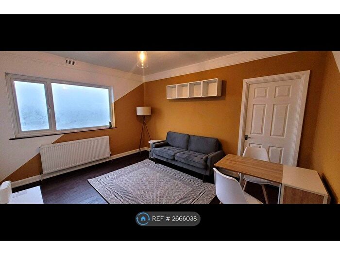 2 Bedroom Flat To Rent In Kirkdale, London, SE26