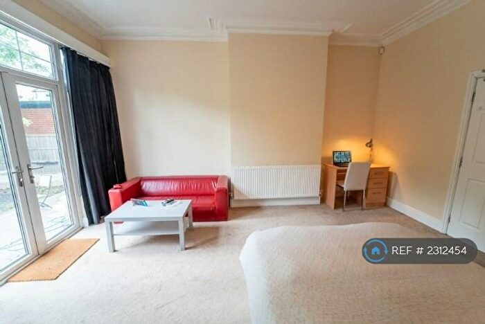 10 Bedroom Detached House To Rent In Salisbury Road, Moseley, Birmingham, B13