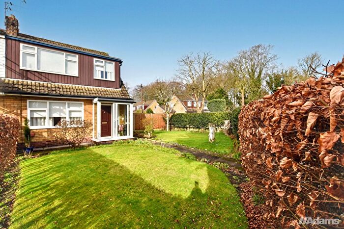 3 Bedroom Semi Detached House For Sale In Cinnamon Lane, Fearnhead, Warrington, WA2