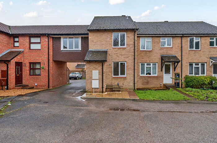 3 Bedroom Terraced House For Sale In Sweet Briar Drive, Calcot, Reading, RG31