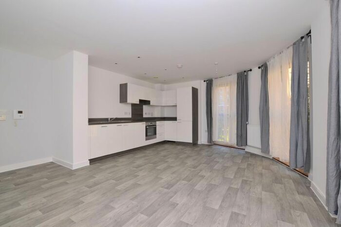 2 Bedroom Flat For Sale In Connersville Way, Croydon, CR0
