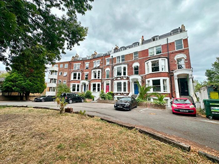 2 Bedroom Flat To Rent In Brixton Hill, Brixton, SW2
