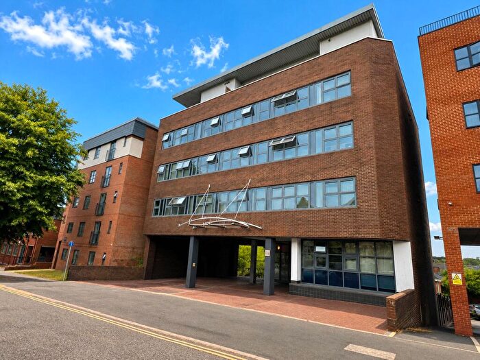 2 Bedroom Flat To Rent In Station Road, Kettering, Northamptonshire, NN15