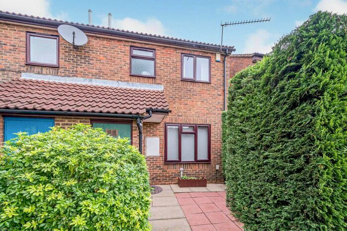 2 Bedroom Property To Rent In Monica Close, Watford WD24