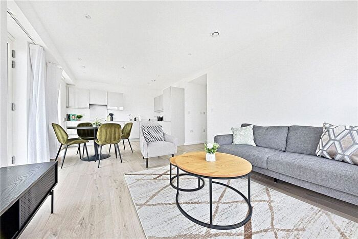 2 Bedroom Flat To Rent In Heartwell Avenue, London, E16