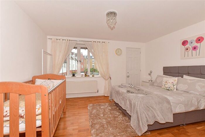 3 Bedroom Terraced House For Sale In Stonebridge Road, Canterbury, Kent, CT2