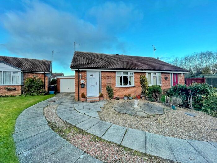 2 Bedroom Semi-Detached Bungalow For Sale In Favenfield Road, Thirsk YO7
