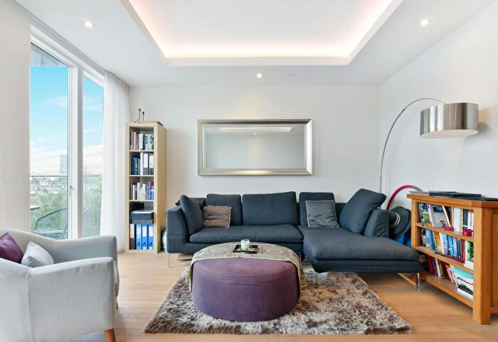 2 Bedroom Apartment To Rent In Park Vista Tower, Wapping, E1W