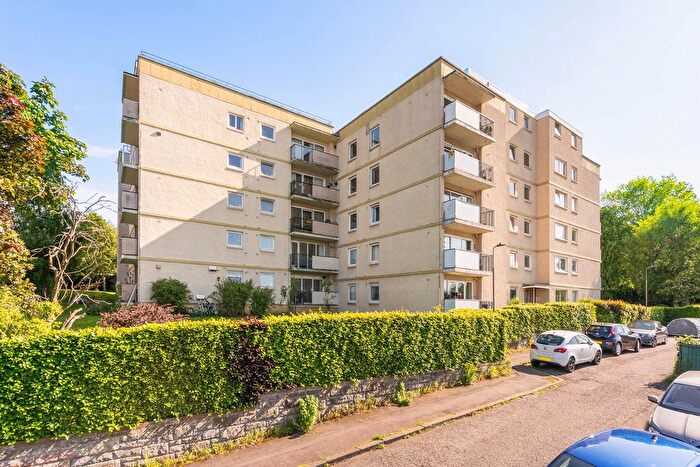 3 Bedroom Flat For Sale In Queen's Park Court, Edinburgh, EH8
