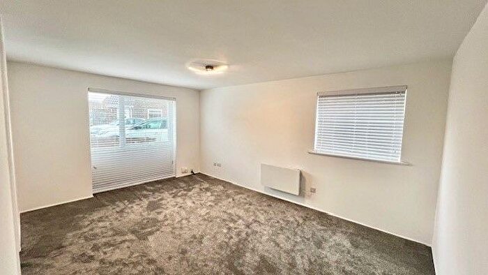 2 Bedroom Property To Rent In Azalea Court, Chelmsford, CM1