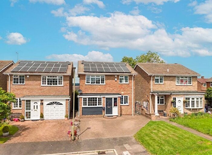 4 Bedroom Detached House For Sale In Victoria Park Road, Brimington, S43