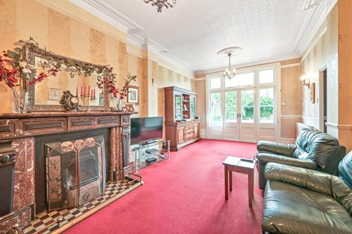 5 Bedroom Semi-Detached House For Sale In Macdonald Road, New Southgate, London, N11