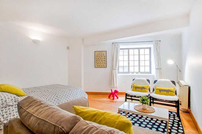 Studio To Rent In New Crane Place, Wapping, London, E1W