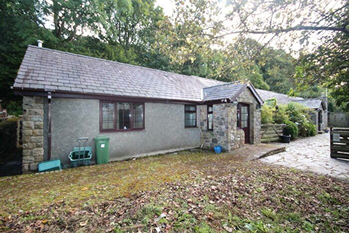 4 Bedroom Barn Conversion For Sale In Ffordd Pennant, Eglwysbach, LL28