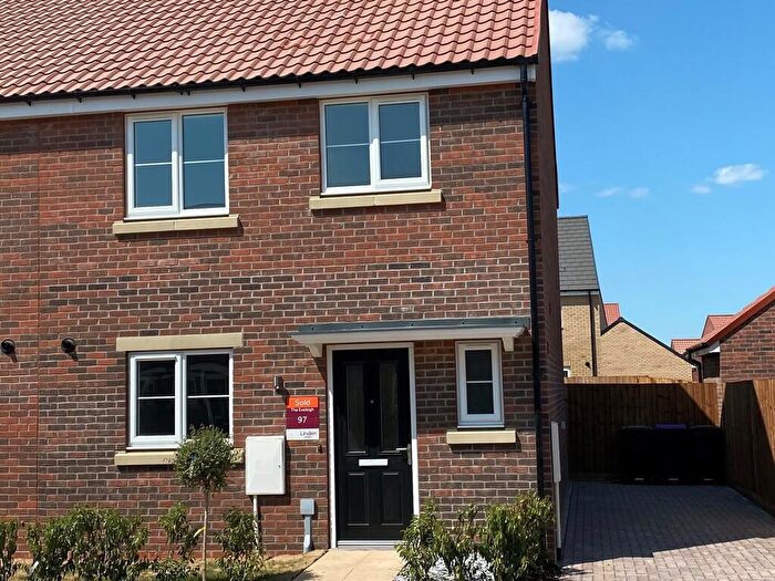 3 Bedroom Semi-Detached House To Rent In Normanby Close, Bracebridge Heath, Lincoln, LN4