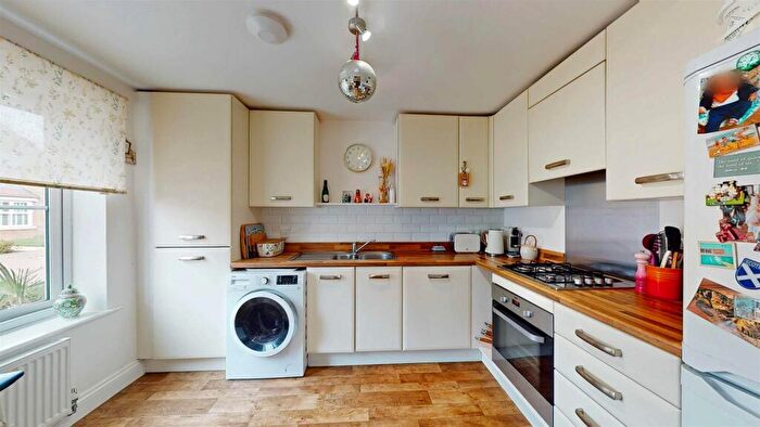 3 Bedroom End Of Terrace House For Sale In Groves Crescent, Stamford, PE9