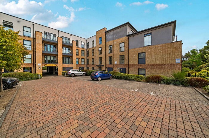 1 Bedroom Apartment For Sale In Broad Lane, Bracknell, Berkshire, RG12